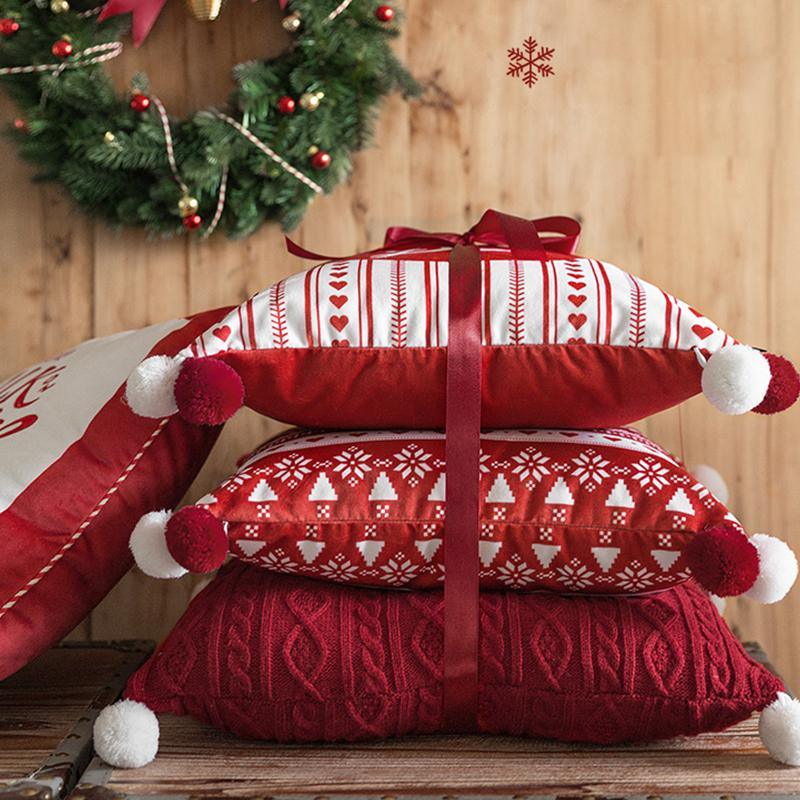 CH12 Set Of Four Cushions, Christmas Pattern | DodiTec WC1