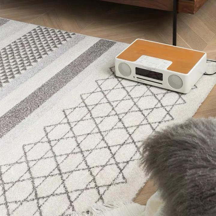 Freda Wool Rug, Two Patterns Available | DodiTec WC1